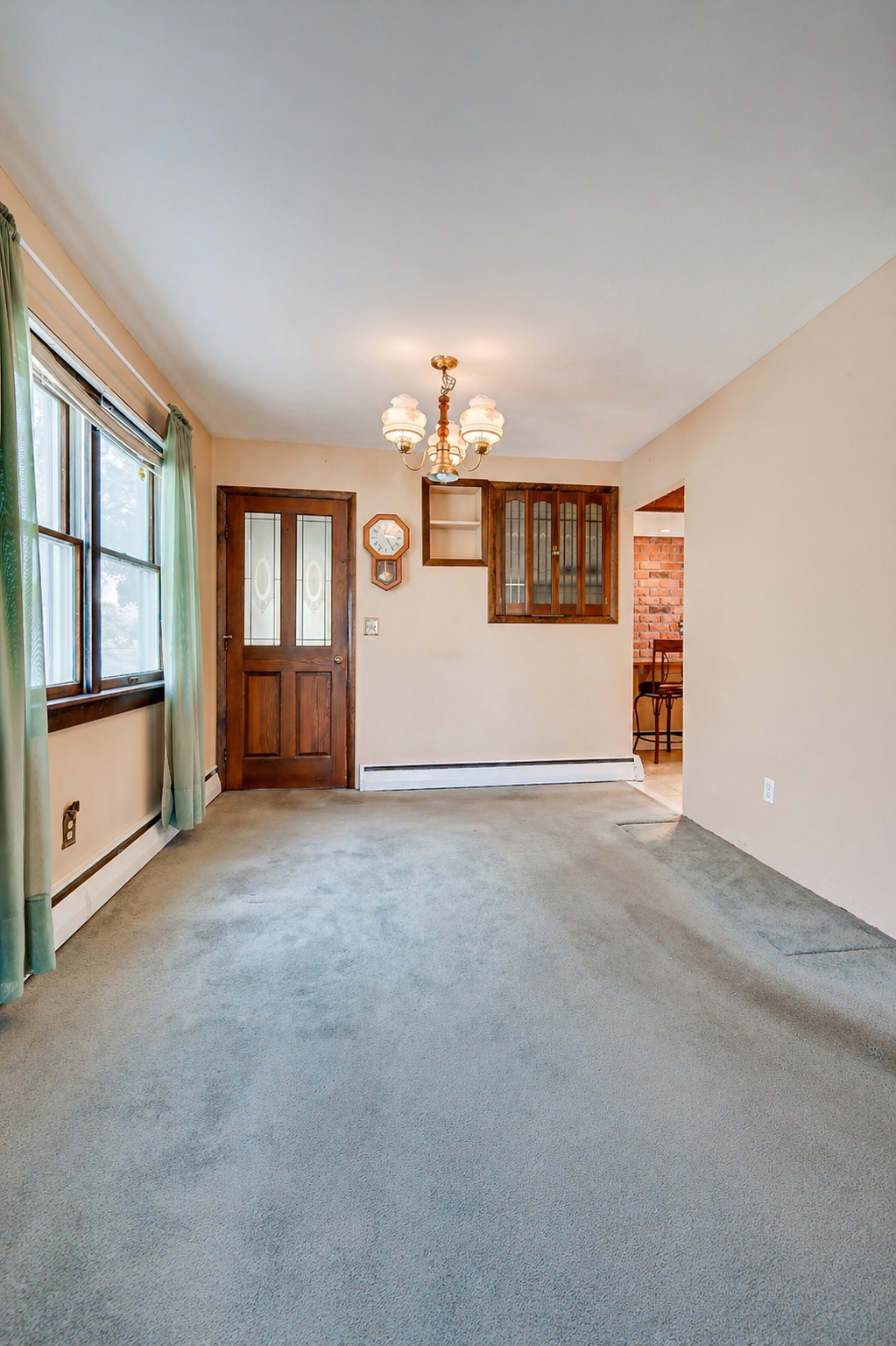 Vacant dining room before virtual staging